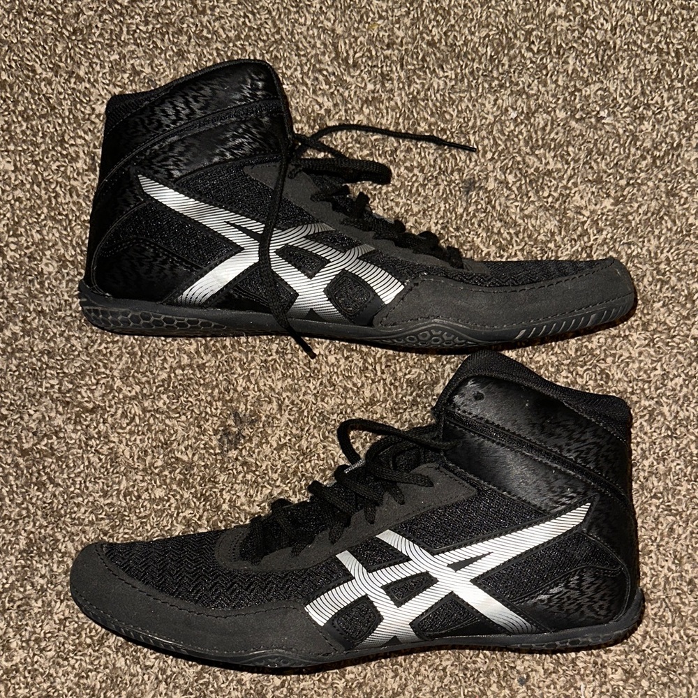 ASICS Black and Silver Mat Control 3 Wrestling Shoes